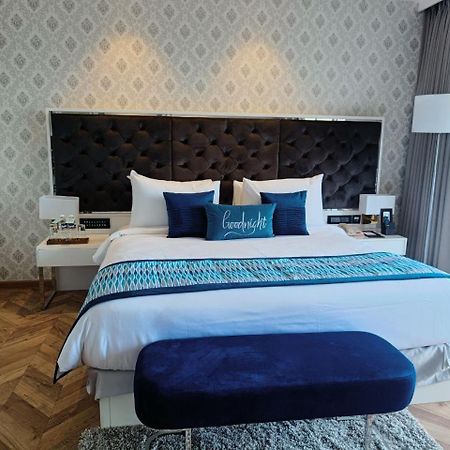 Amanora The Fern Hotels & Club Mundhva Εξωτερικό φωτογραφία