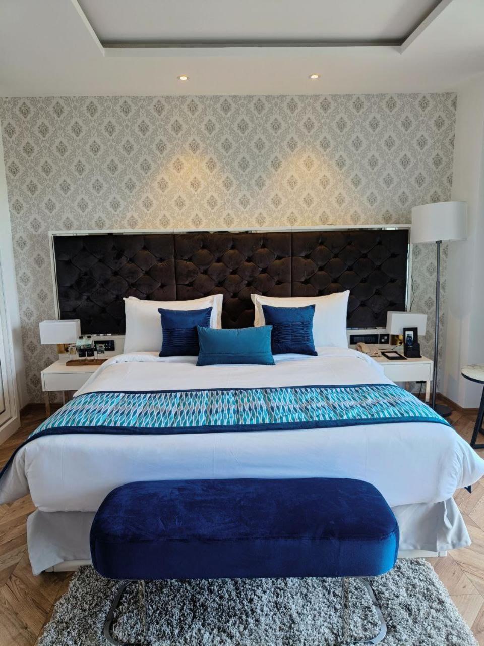 Amanora The Fern Hotels & Club Mundhva Εξωτερικό φωτογραφία