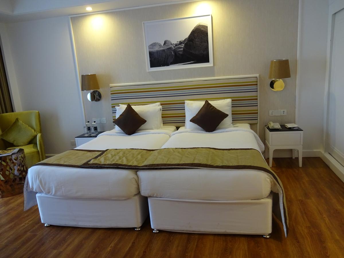 Amanora The Fern Hotels & Club Mundhva Εξωτερικό φωτογραφία